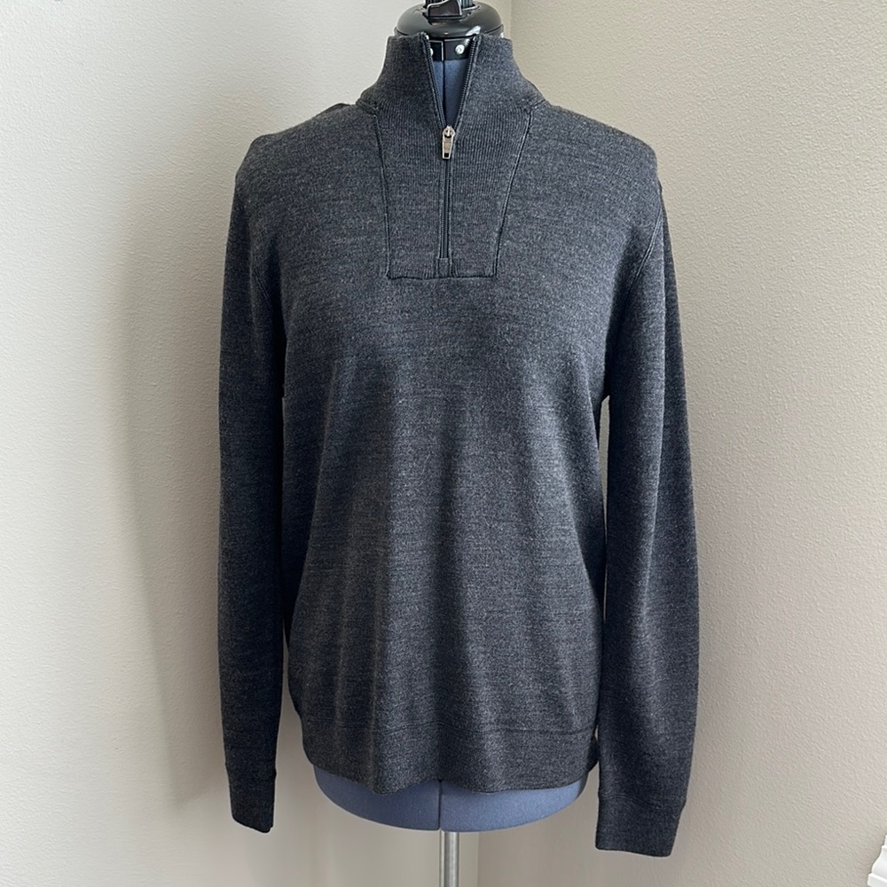 Abercrombie & Fitch Gray Zip Up Sweater with Classic Fit